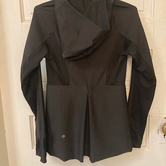Lululemon black Sleet Sprinter jacket  size 2 - Picture 3 of 5
